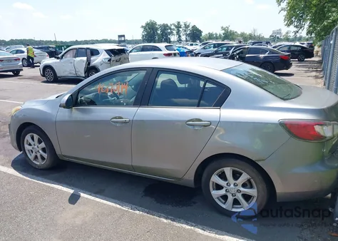 2010 Mazda Mazda3 I Touring из США, поврежденный, VIN JM1BL1SG0A1328126